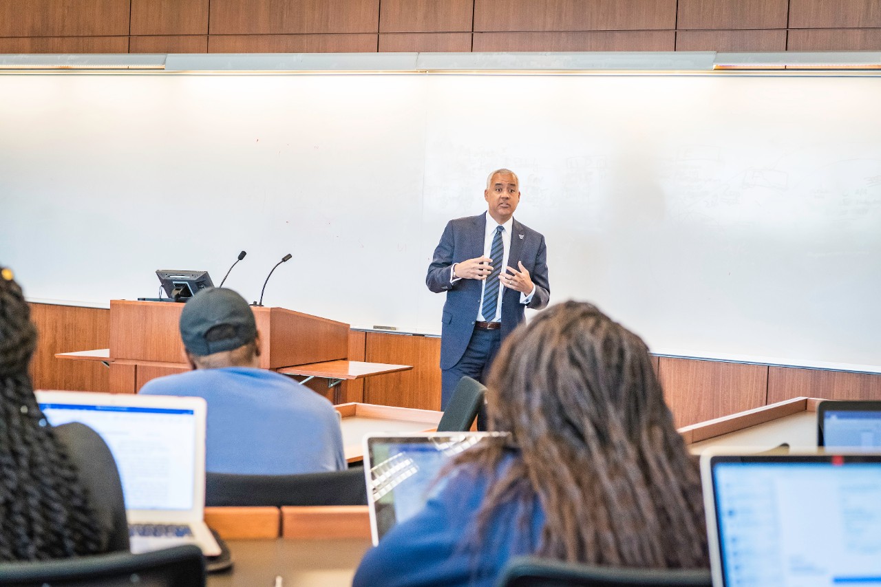 Dean Alexander teaches Race and the Law