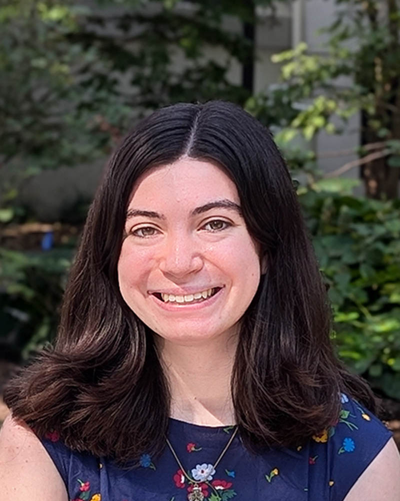 Zoe Howland headshot